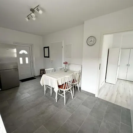 Apartment Ruhige Monteurwohnung-fewo Fuer 4 Personen In