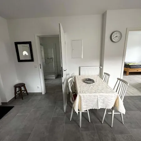 Apartment Ruhige Monteurwohnung-fewo Fuer 4 Personen In